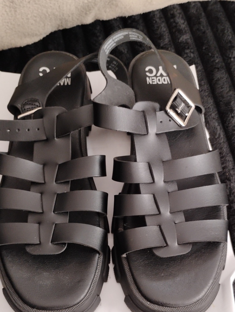 MADDEN NYC FISHERMAN SANDALS FEATURING A CHUNKY LUG SOLE ADJUSTABLE BUCKLE STRAP